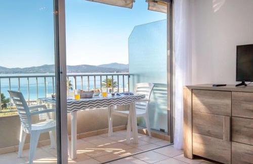Saint-Raphael Apartamento | Appartement 2 pièces avec Terrasse - Plage à 50m - Climatisé - Proche Gare et Commerces - FR-1-466A-4