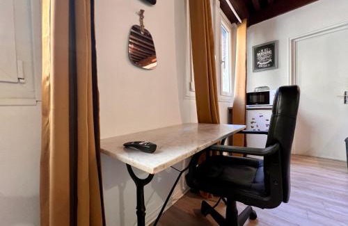 Besancon Old Town Apartamento | Appartement 2 prsn Au pied de la Citadelle