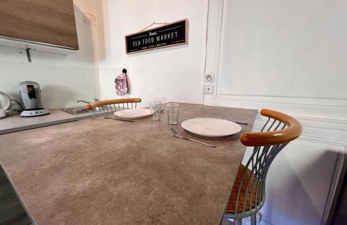 Besancon Old Town Apartamento | Appartement 2 prsn Au pied de la Citadelle