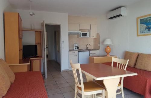 Saint-Raphael Apartamento | Appartement 2P avec Balcon, Clim, à 50m de la Plage et Centre-ville, WiFi et Parking Disponibles - FR-1-466A-3