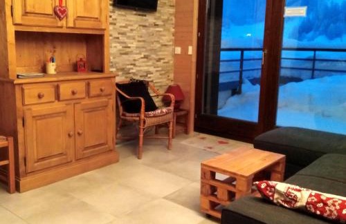 Plagne Centre Apartamento | Appartement 3 pièces moderne avec terrasse, vue Mont Blanc, à 100m des pistes, garage et WiFi inclus - FR-1-351-119