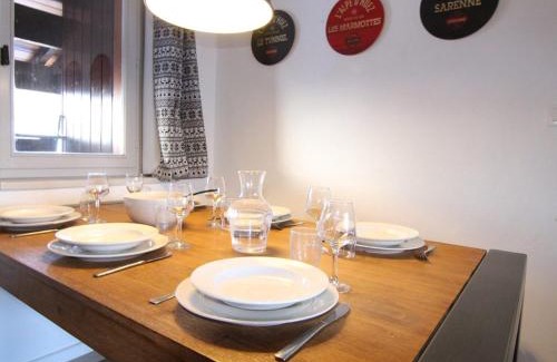 Jeux Apartamento | Appartement 3 pièces, 6 pers, 45m² - Couv.piscines, prox.pistes et écoles ski, parking, balcon, WiFi - FR-1-405-161