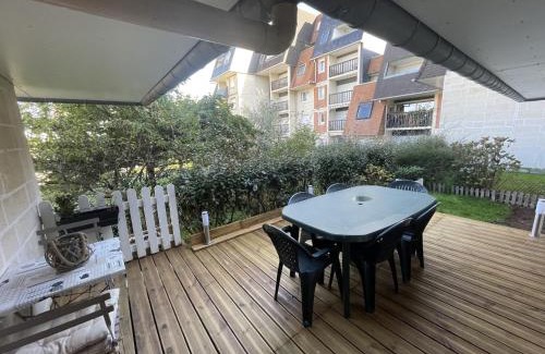 Cabourg Apartamento | Appartement 3 pièces avec jardinet, 6 personnes, internet, proche Grand Hôtel de Cabourg - FR-1-487-308