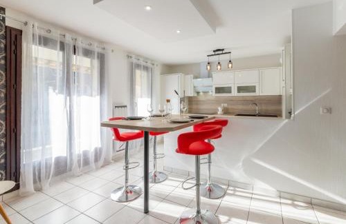 Annecy-le-Vieux Apartamento | Appartement 3 Pièces PROCHE DU LAC avec TERRASSE