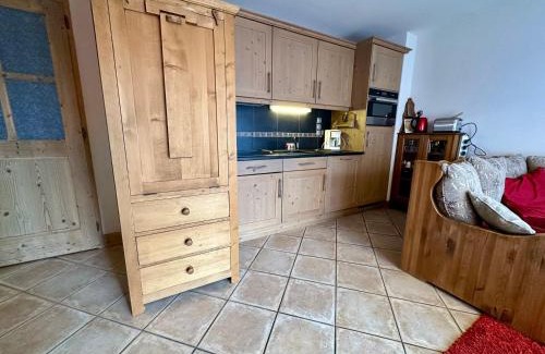 Les Carroz-d'Araches Apartamento | Appartement 3 pièces avec garage, terrasse, proche pistes et commerces à Arâches-la-Frasse - FR-1-572-250