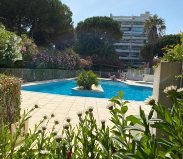 La Petite Motte Apartamento | Appartement 4 personnes avec terrasse et piscine proche plage et commerces