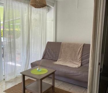 La Petite Motte Apartamento | Appartement 4 personnes avec terrasse et piscine proche plage et commerces