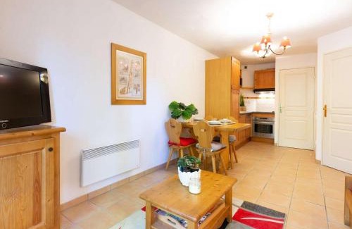 Vielle-Aure Apartamento | Appartement 4 pers à Vielle Aure avec piscine, parking, proche du centre et des remontées - FR-1-296-482