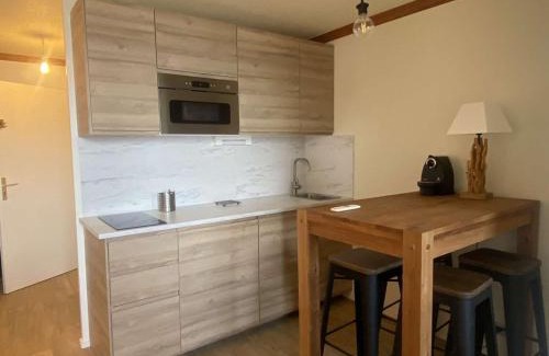 Eclose-Ouest Apartamento | Appartement 4 pers, balcon sud, quartier Passeaux - Alpe d'Huez - FR-1-405-111
