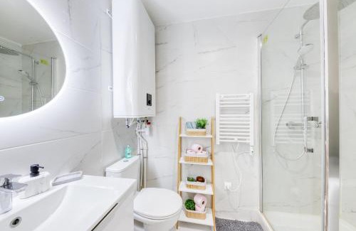 La Courneuve Apartamento | Appartement - 4 personnes - Parking Privé - Métro 7 - Rer B