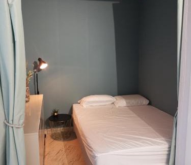 Mandelieu-La-Napoule Apartamento | Appartement au calme (2 à 4 Pers.) avec Piscines + Parking