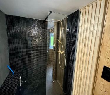 Morez Apartamento | Appartement ambiance chalet avec vidéo-projecteur