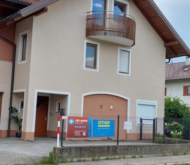 Perwang am Grabensee Apartamento | Appartement Wintergarten in Seenähe