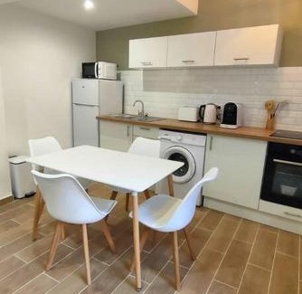 Greoux-les-Bains Apartamento | Appartement au cœur du village, climatisé avec extérieur