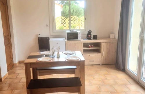 Pierrefeu-du-Var Apartamento | Appartement au Milieu des Vignes