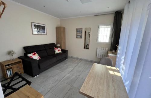 Tourrettes-sur-Loup Apartamento | Appartement au calme dans un espace arboré