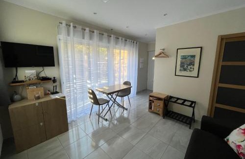 Tourrettes-sur-Loup Apartamento | Appartement au calme dans un espace arboré