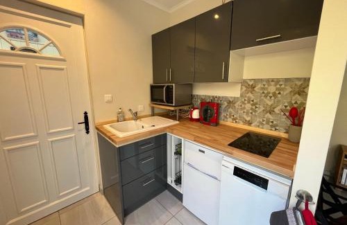 Tourrettes-sur-Loup Apartamento | Appartement au calme dans un espace arboré