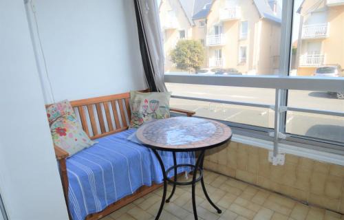 Courseulles-sur-Mer Apartamento | Appartement avec loggia - Proche centre et plage