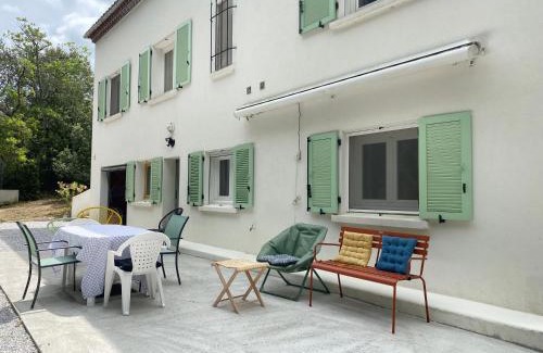 Ladern-sur-Lauquet Apartamento | Appartement avec accès privé à la rivière