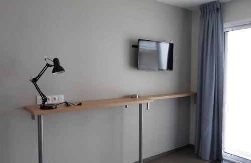 La Tranche-sur-Mer Apartamento | Appartement avec balcon, 1 chambre, piscine, jacuzzi, parking privé, accès direct plage et commerces - FR-1-194-221