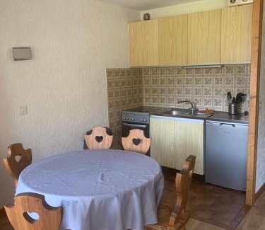 Saint-Jean-dʼAulps Apartamento | Appartement avec accès piscine- Station- 4 personnes