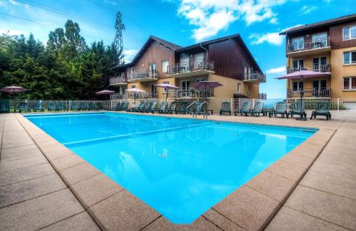 Evian-les-Bains Apartamento | Appartement avec piscine Bleu du Lac