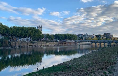 Downtown Angers Apartamento | Appartement avec Jacuzzi Sauna & Home Cinéma - Nid d'Angers