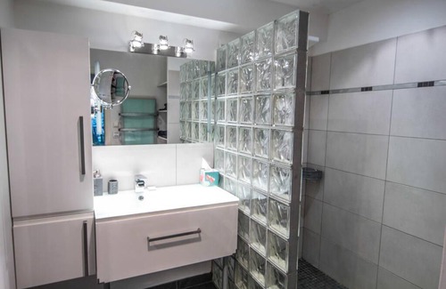 Nemours Apartamento | Appartement avec jardin intérieur 4 pers centre ville