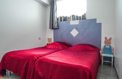 Nemours Apartamento | Appartement avec jardin intérieur 4 pers centre ville