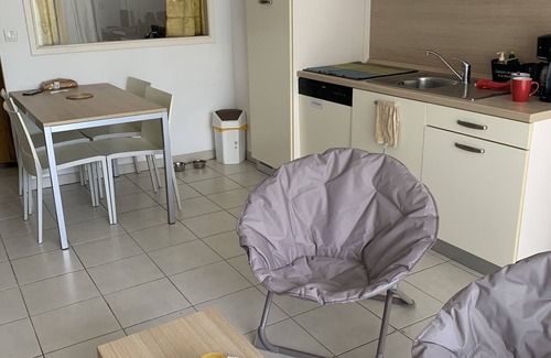 Azille Apartamento | Appartement Avec Piscine au Bord du Canal du Midi et à 5mn du lac de Jouarres