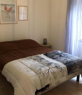 Lons-le-Saunier Apartamento | Appartement BELLO , ruelle au cœur de ville, arrivée en autonomie