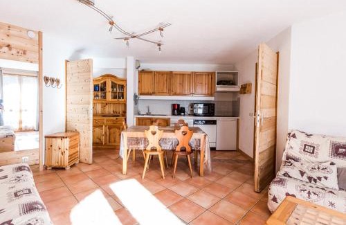 Montchavin Apartamento | Appartement Charmant pour 5 Pers. à Montchavin, 2 Balcons, Proche Pistes, Parking Gratuit - FR-1-329-81