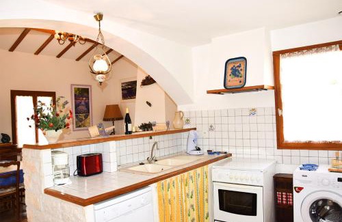 La Roche-sur-le-Buis Apartamento | Appartement chaleureux avec piscine à La Roche-sur-le-Buis - 90 m²