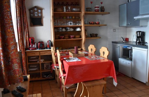 Pralognan-la-Vanoise Apartamento | Appartement cosy et lumineux - 4 pers, balcon sud, départ skis aux pieds, proche centre et pistes - FR-1-464-93