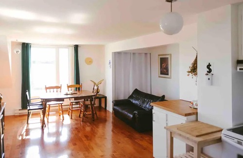 Isle aux Coudres Apartamento | Appartement Insulaire Avec vue sur le Fleuve !