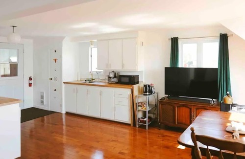 Isle aux Coudres Apartamento | Appartement Insulaire Avec vue sur le Fleuve !