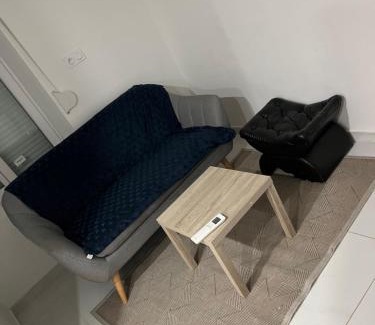 Bagnols-sur-Ceze Apartamento | Appartement calme dans villa individuelle