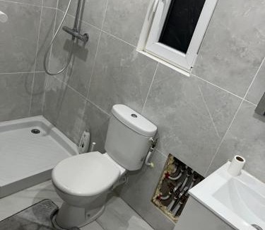 Bagnols-sur-Ceze Apartamento | Appartement calme dans villa individuelle