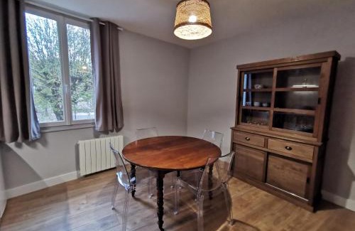 La Rochefoucauld Apartamento | Appartement centre ville, parking gratuit