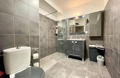 California - Pezou Apartamento | Appartement centre de Cannes - 2 pièces - Garage
