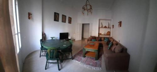 Hai El Moudjahiddine Apartamento | Appartement Centre Ville Avenue Loubet