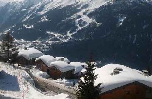La Rosiere Apartamento | Appartement chaleureux avec balcon, WIFI gratuit, proche pistes et services, La Rosière - FR-1-275-132
