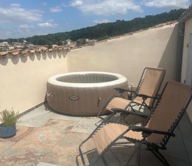 Montelimar Apartamento | Appartement chaleureux avec jacuzzi-Terrasses rooftop-Rafraîchisseur-Parking-wifi