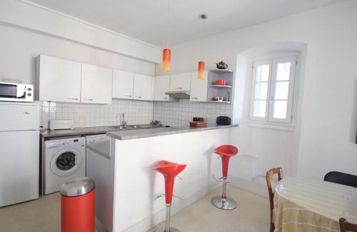 Evian-les-Bains Apartamento | Appartement charmant avec balcon, wifi et animaux admis à Évian-les-Bains - FR-1-498-14