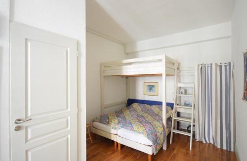 Evian-les-Bains Apartamento | Appartement charmant avec balcon, wifi et animaux admis à Évian-les-Bains - FR-1-498-14