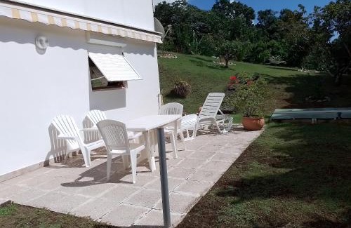 Tartane Apartamento | Appartement charmant a La Trinite avec jardin clos 55 m²