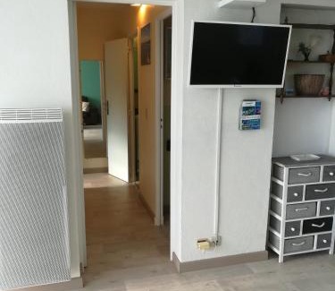 Cavalaire-sur-Mer Apartamento | Appartement classé 3 étoiles au 1er étage d'une maison avec jardin dans un quartier calme