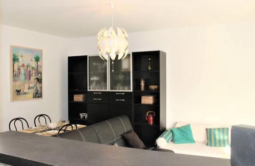 Villeneuve Loubet Beach Apartamento | Appartement Climatisé 3P, Piscine, Terrasse Sud, Parking Privé, Proche Plage et Gare - FR-1-252A-70