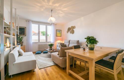 Faubourg Sud Apartamento | Appartement Climatisé 7mn Centre Ville 95M2 4 Adultes Bébé Garage Sous sol Arrivée Autonome